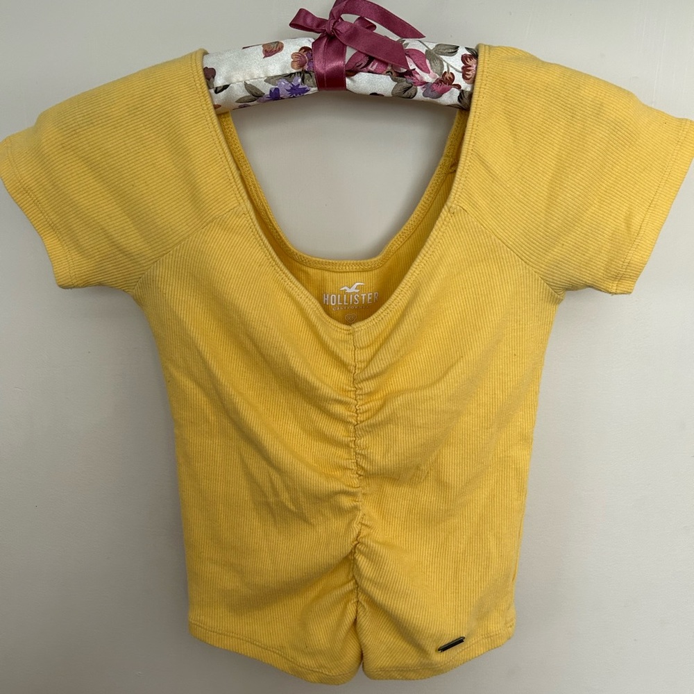 Hollister womens XS yellow baby Tee